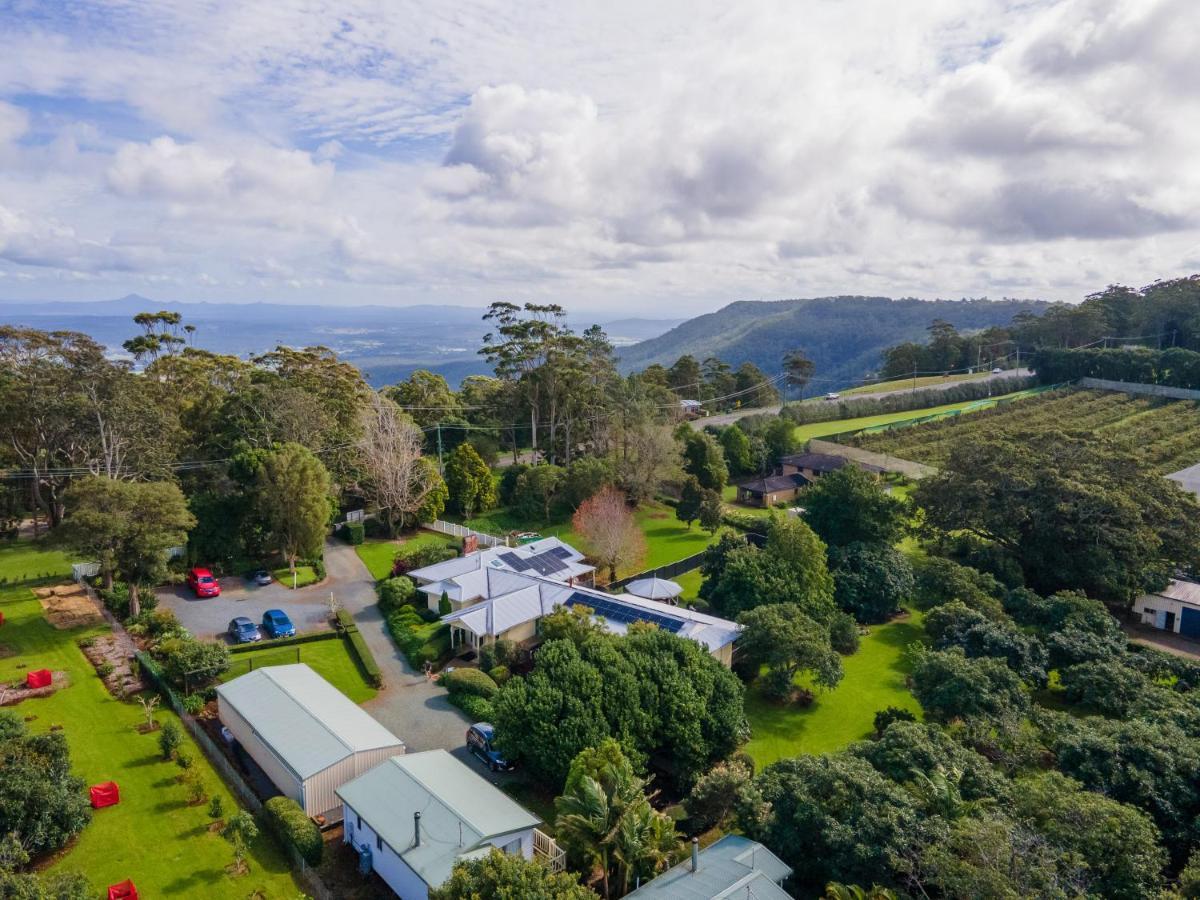 Camelot Boutique Accommodation Mount Tamborine Bagian luar foto